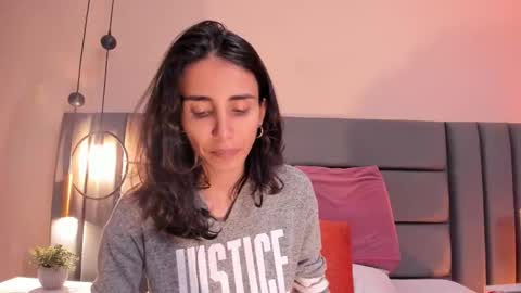 Nina online show from November 5, 6:30 pm