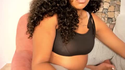 Snapshot of ninacollinss1 chatting on November 6, 3:46 pm ninabigboobs online show from November 6, 3:46 pm