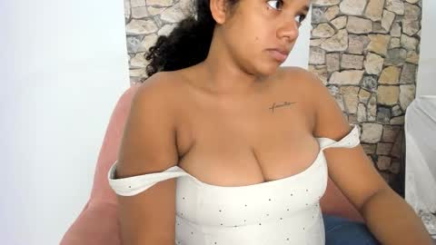 Snapshot of ninacollinss1 chatting on November 11, 3:56 pm ninabigboobs online show from November 11, 3:56 pm