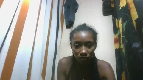 Snapshot of ninaeaa chatting on November 18, 6:51 am ninaeaa online show from November 18, 6:51 am