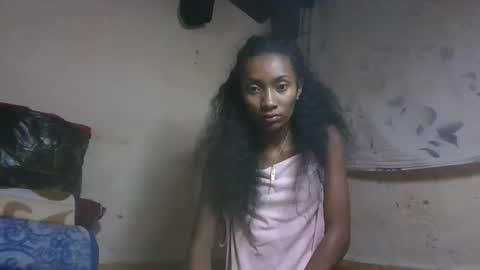 Snapshot of ninaeaa chatting on December 3, 2:48 pm ninaeaa online show from December 3, 2:48 pm