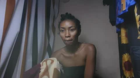 Snapshot of ninaeaa chatting on December 14, 2:50 am ninaeaa online show from December 14, 2:50 am