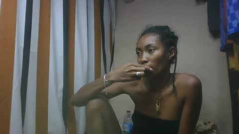 Snapshot of ninaeaa chatting on December 14, 2:55 pm ninaeaa online show from December 14, 2:55 pm