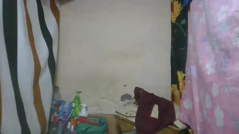 Snapshot of ninaeaa chatting on December 16, 6:24 pm ninaeaa online show from December 16, 6:24 pm