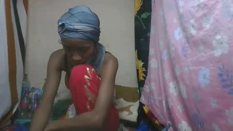 Snapshot of ninaeaa chatting on December 18, 7:14 am ninaeaa online show from December 18, 7:14 am