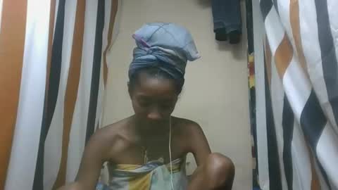 Snapshot of ninaeaa chatting on December 20, 8:27 pm ninaeaa online show from December 20, 8:27 pm