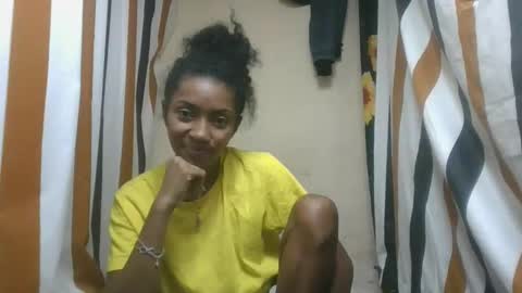 Snapshot of ninaeaa chatting on December 21, 8:32 am ninaeaa online show from December 21, 8:32 am