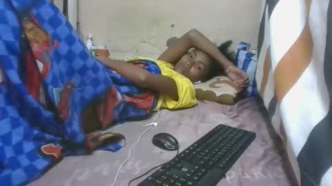 Snapshot of ninaeaa chatting on December 21, 8:38 pm ninaeaa online show from December 21, 8:38 pm