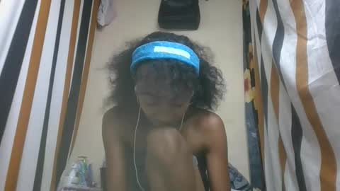 Snapshot of ninaeaa chatting on January 5, 5:38 pm ninaeaa online show from January 5, 5:38 pm