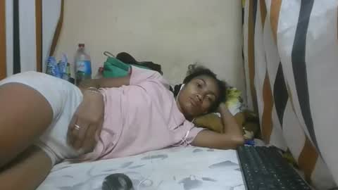 Snapshot of ninaeaa chatting on January 8, 4:04 am ninaeaa online show from January 8, 4:04 am