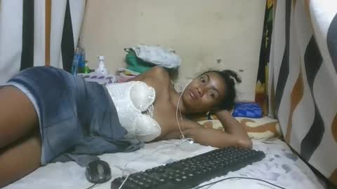 Snapshot of ninaeaa chatting on January 13, 9:09 pm ninaeaa online show from January 13, 9:09 pm