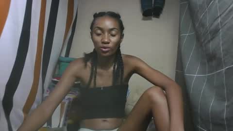 Snapshot of ninaeaa chatting on February 14, 12:24 pm ninaeaa online show from February 14, 12:24 pm