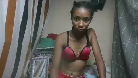 Snapshot of ninaeaa chatting on February 16, 5:25 am ninaeaa online show from February 16, 5:25 am