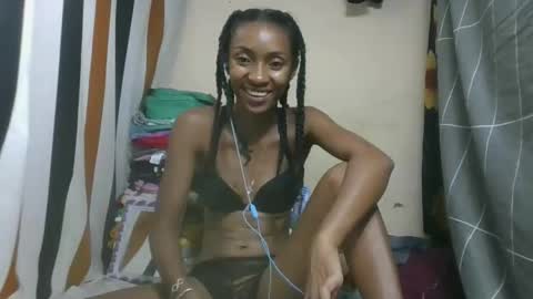 Snapshot of ninaeaa chatting on February 21, 8:32 pm ninaeaa online show from February 21, 8:32 pm