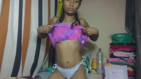 ninaeaa online show from April 4, 7:33 pm