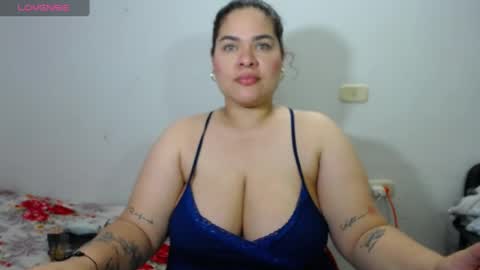 Snapshot of ninafuentes2x chatting on July 28, 4:30 am NinaFuentes online show from July 28, 4:30 am