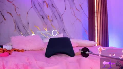 Snapshot of ninalewis244 chatting on October 30, 3:13 pm nina online show from October 30, 3:13 pm