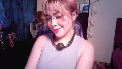NIina Mon online show from October 1, 4:24 pm
