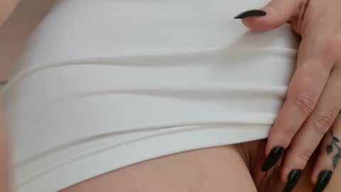 Snapshot of ninaoneil chatting on February 26, 11:15 pm NinaOneil online show from February 26, 11:15 pm