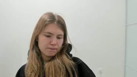 ninarihh online show from October 13, 8:47 am