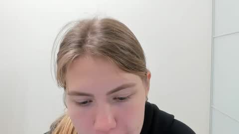 ninarihh online show from October 22, 11:21 am