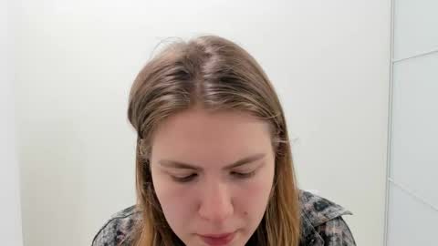 ninarihh online show from October 29, 9:44 am