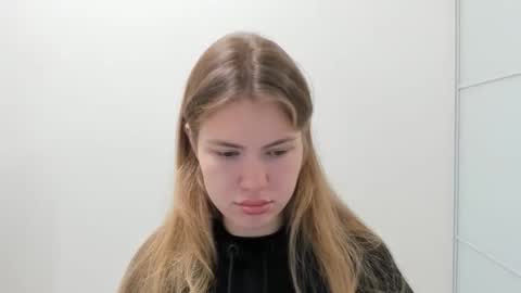 ninarihh online show from November 9, 9:51 am