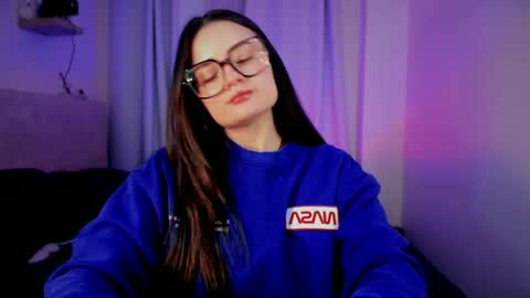 Snapshot of ninavolkov chatting on October 7, 10:07 pm ninavolkov online show from October 7, 10:07 pm