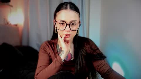 Snapshot of ninavolkov chatting on October 30, 12:01 am ninavolkov online show from October 30, 12:01 am