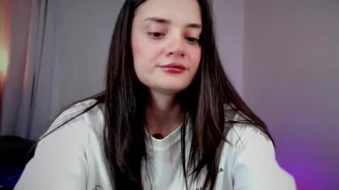 Snapshot of ninavolkov chatting on November 19, 10:43 pm ninavolkov online show from November 19, 10:43 pm