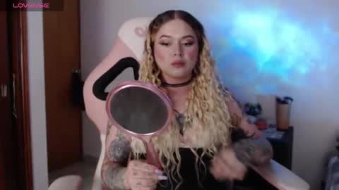 Snapshot of ninaxxstorm chatting on October 7, 2:20 am Nina online show from October 7, 2:20 am