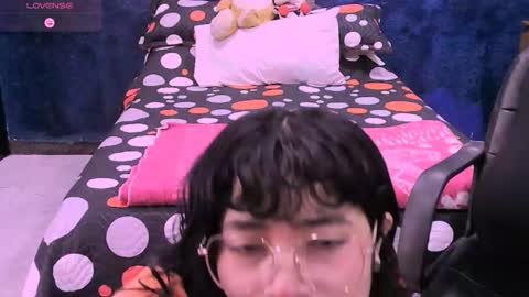 Nina online show from December 3, 1:53 pm