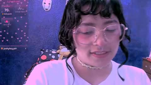 Snapshot of ninayellow chatting on May 8, 2:11 pm Nina online show from May 8, 2:11 pm