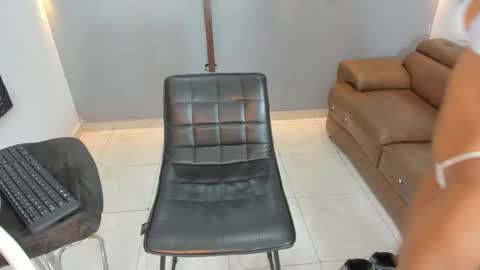 nini_beyker online show from November 1, 1:13 pm