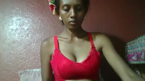 Snapshot of ninie246746 chatting on January 15, 6:40 pm ninie246746 online show from January 15, 6:40 pm