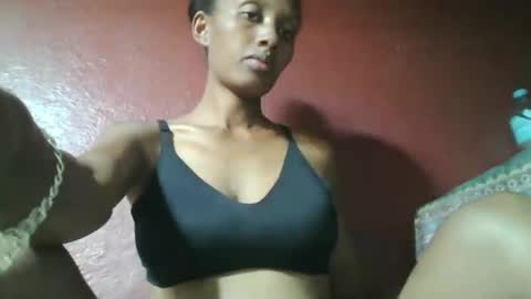 Snapshot of ninie246746 chatting on January 29, 7:25 am ninie246746 online show from January 29, 7:25 am