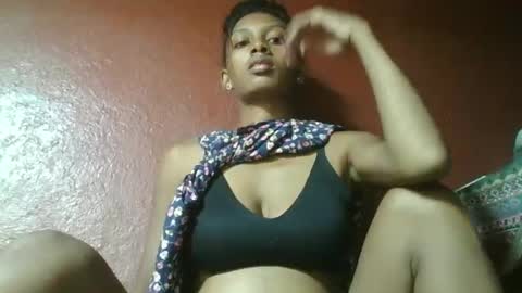 Snapshot of ninie246746 chatting on February 10, 9:04 am ninie246746 online show from February 10, 9:04 am