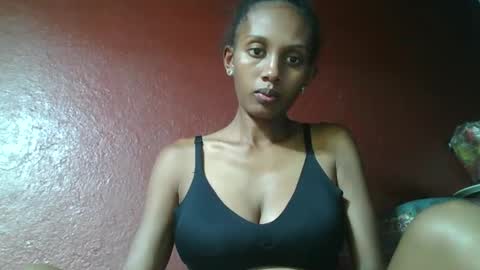 Snapshot of ninie246746 chatting on February 24, 8:25 pm ninie246746 online show from February 24, 8:25 pm