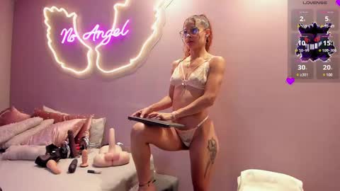 Snapshot of ninna_monroe_ chatting on February 20, 11:09 am Ninna online show from February 20, 11:09 am