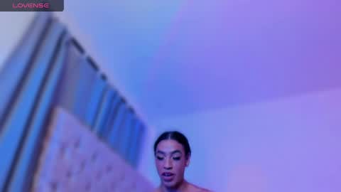 Ninon Beart online show from May 15, 11:01 pm