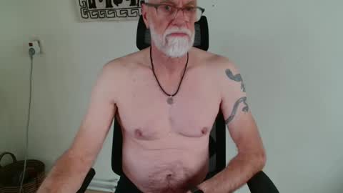 nipplesilverdad55 online show from November 10, 9:08 am