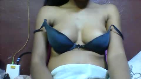 Snapshot of nirinahfy chatting on October 15, 9:42 am nirinahfy online show from October 15, 9:42 am