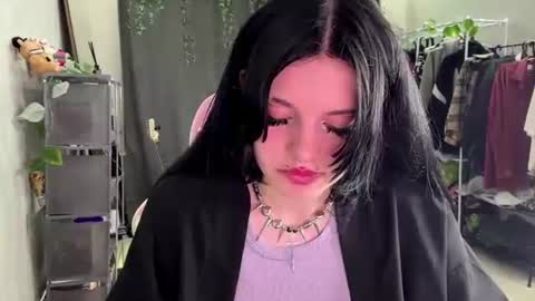 Snapshot of nishazenisek chatting on July 9, 6:12 pm Alice online show from July 9, 6:12 pm
