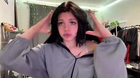 Snapshot of nishazenisek chatting on July 22, 5:16 pm Alice online show from July 22, 5:16 pm