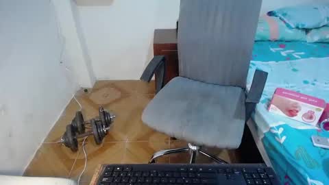Niurka2Bigtits online show from December 22, 5:42 pm