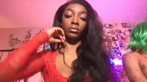 NIVIA WOLFE online show from December 14, 5:36 pm