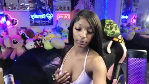 NIVIA WOLFE online show from December 22, 2:30 am