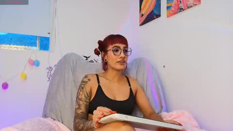 Snapshot of nix_taylor chatting on April 10, 10:58 pm Nix online show from April 10, 10:58 pm