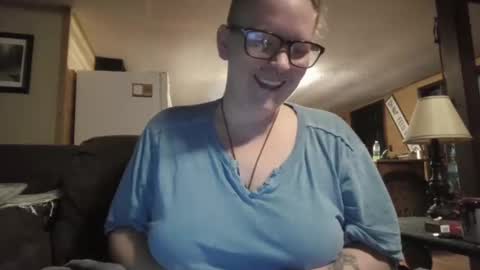 NixieSixx online show from October 8, 2:14 pm
