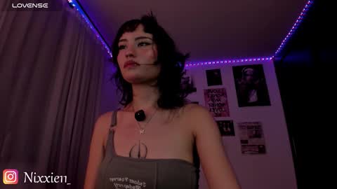 Nixxie  online show from January 19, 1:53 am